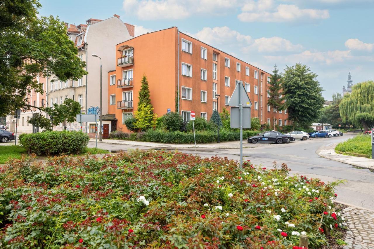 Beautiful One Bedroom Apartment Zamkowa By Rent Like Home Danzica Esterno foto