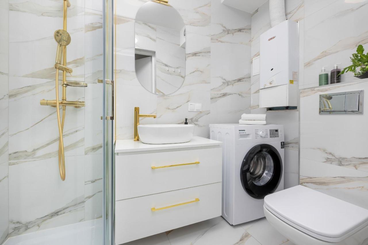 Beautiful One Bedroom Apartment Zamkowa By Rent Like Home Danzica Esterno foto