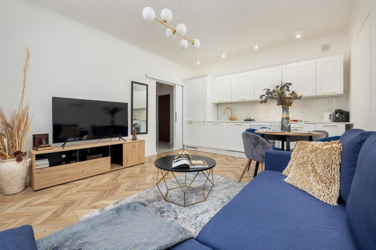 Beautiful One Bedroom Apartment Zamkowa By Rent Like Home Danzica Esterno foto